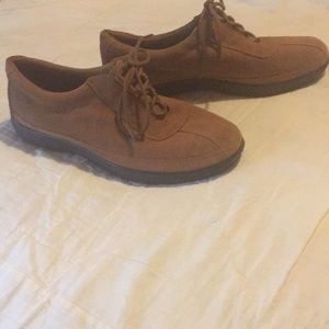 Easy Spirit , , women’s suede oxfords,l Sz 9 1/2 M